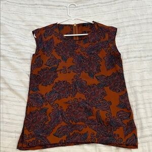 Sleeveless Paisley Print in Rust Shell Top